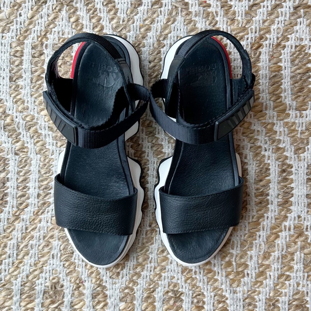 Sorel Kinetic Impact Leather Platform Sandal Ankle Strap Black White Size 6.5 - Picture 2 of 8